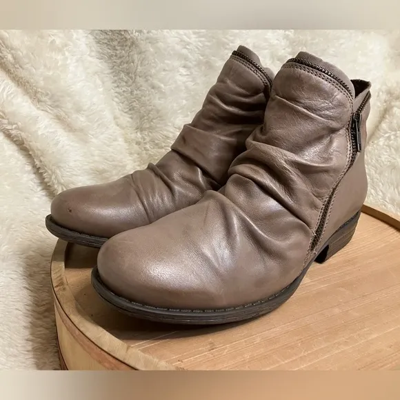Miz Mooz Luna Comfort Casual Ruched Side Zip Fashion Bootie Size 9.5