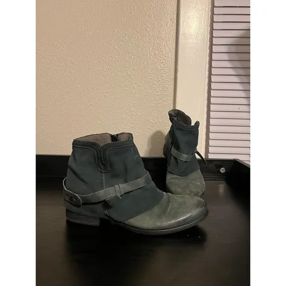 Miz Mooz New York Seymour Blue leather Ankle Boots Size 39 US 8.5