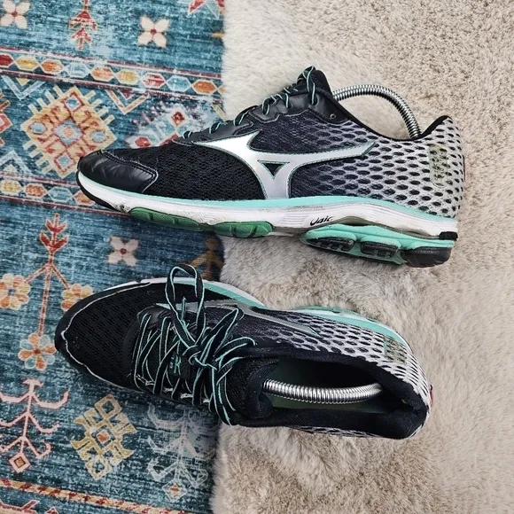 Mizuno Wave Rider 18 Running Shoes Women's 11 Black Sneakers Athletic Trainers