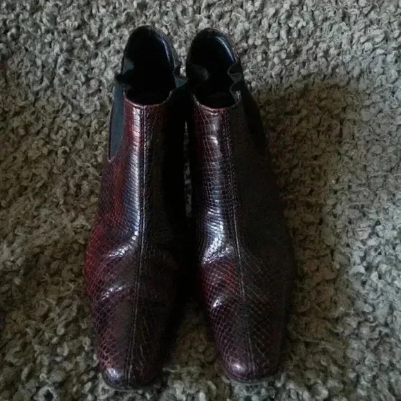 MOSCHINO CHEAP AND CHIC-Ankle Boots/Booties-Red Leather Snakeskin-Size 36.5-EX
