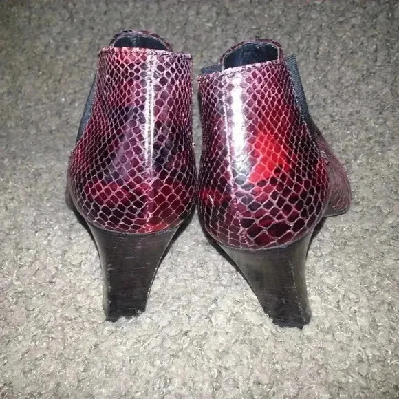 MOSCHINO CHEAP AND CHIC-Ankle Boots/Booties-Red Leather Snakeskin-Size 36.5-EX