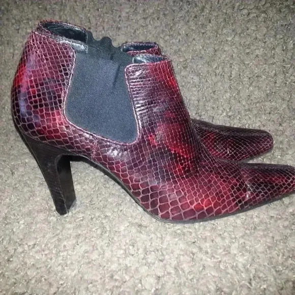 MOSCHINO CHEAP AND CHIC-Ankle Boots/Booties-Red Leather Snakeskin-Size 36.5-EX
