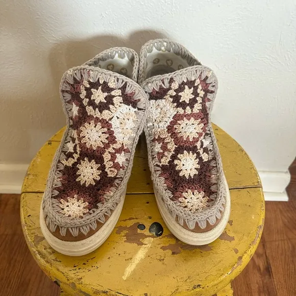 MOU Crochet Crush Ankle Boots Woman's 39 US size 8