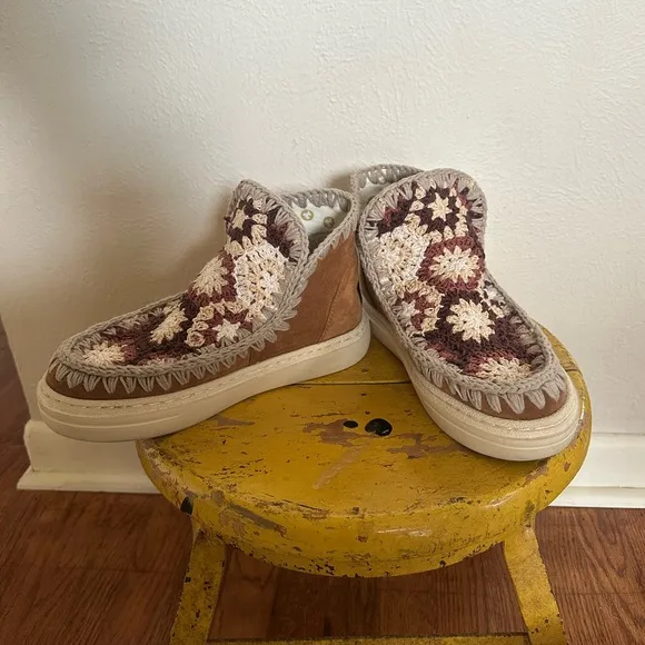 MOU Crochet Crush Ankle Boots Woman's 39 US size 8
