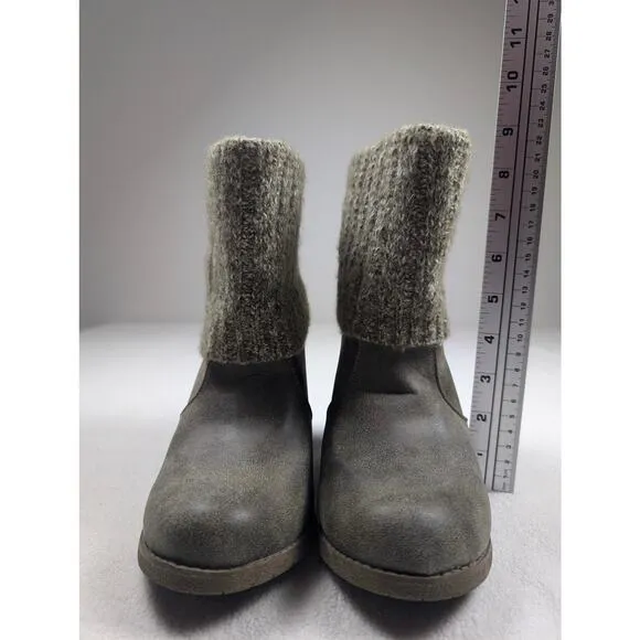Muk Luks Boots Women's Sweater Cuff Top Brown Heel Shoe Size 9 Fall Cozy Casual