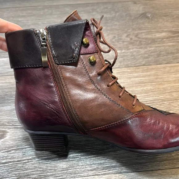 Multicolor Leather Ankle Boots woman’s size 9 (b89)