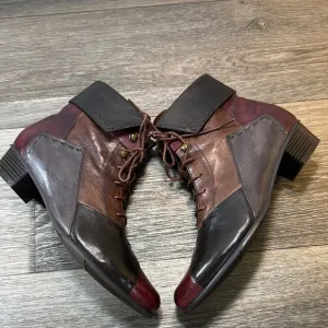 Multicolor Leather Ankle Boots woman’s size 9 (b89)