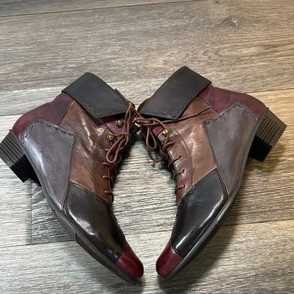 Multicolor Leather Ankle Boots woman’s size 9 (b89)