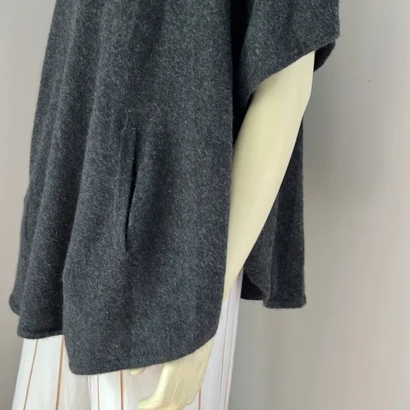 NANETTE Lepore 2-ply Cashmere Poncho Cape Cowlneck Shortsleeve Charcoal Gray M/L