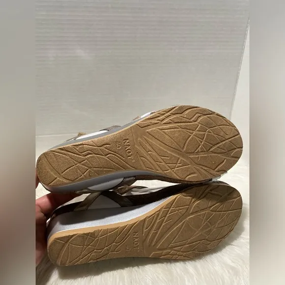 Naot Canada Sandals