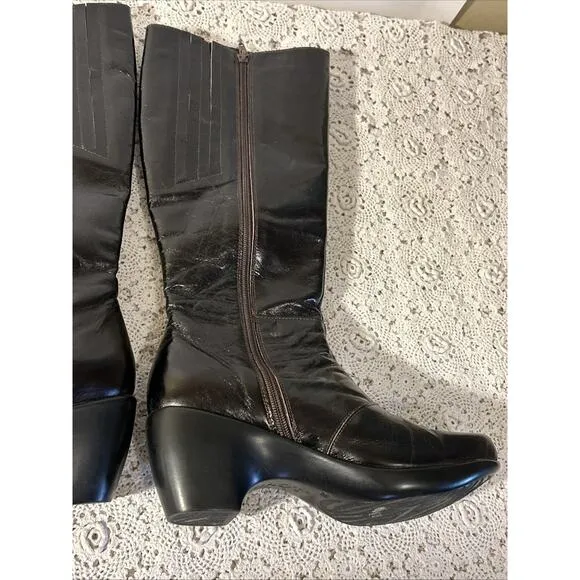 Naot Divine Espresso Dark Brown Crinkle Patent Tall Boots Sz 7 Zip Sides