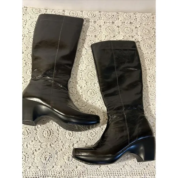 Naot Divine Espresso Dark Brown Crinkle Patent Tall Boots Sz 7 Zip Sides