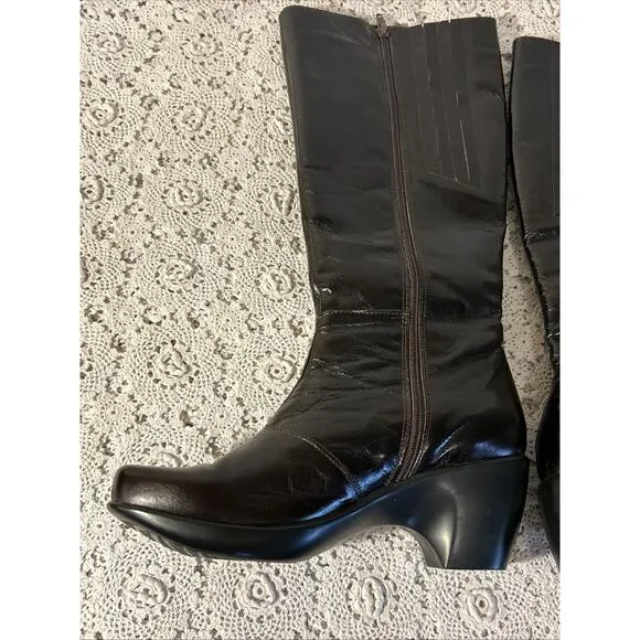 Naot Divine Espresso Dark Brown Crinkle Patent Tall Boots Sz 7 Zip Sides
