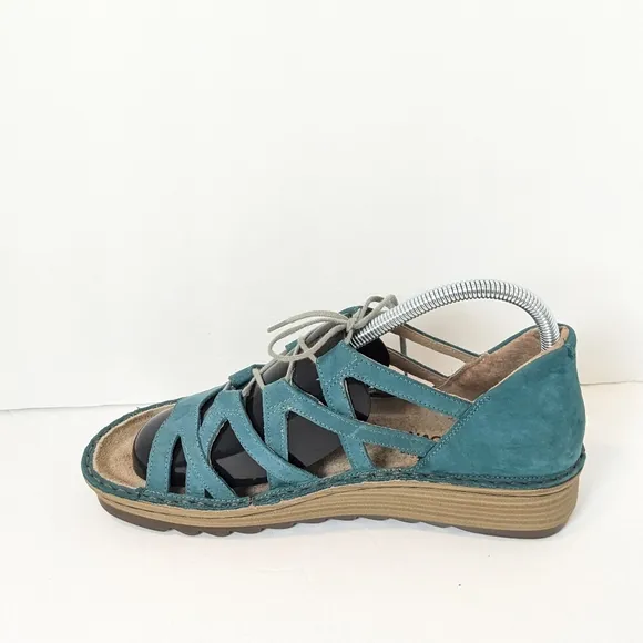 Naot Yarrow lace up sandals