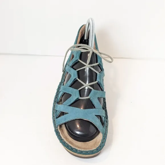 Naot Yarrow lace up sandals