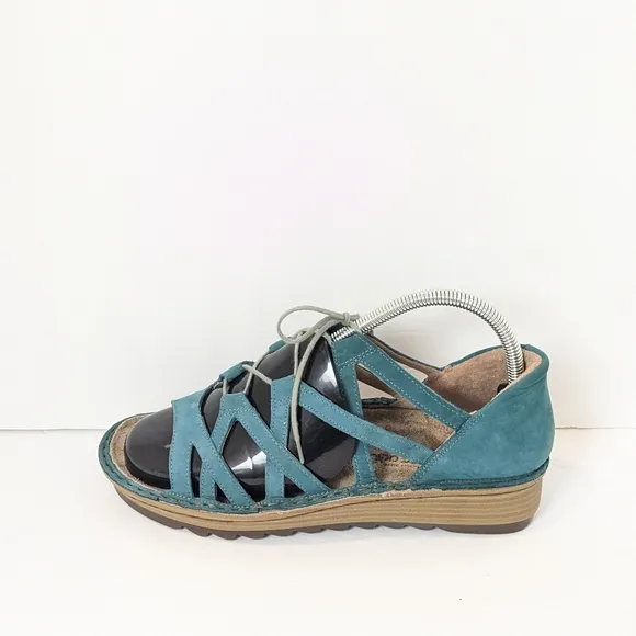 Naot Yarrow lace up sandals