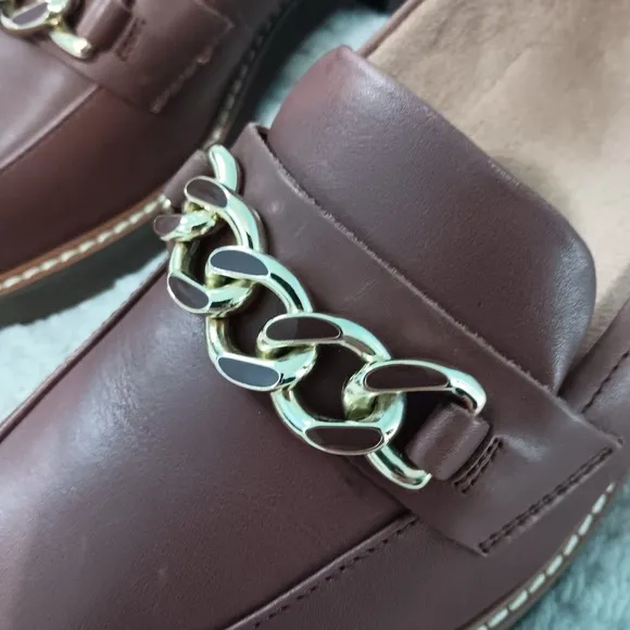 Naturalizer Women's  9M Desi Slip On Leather Loafer  With Gold Chain Cappuccino