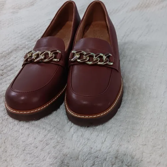 Naturalizer Women's  9M Desi Slip On Leather Loafer  With Gold Chain Cappuccino