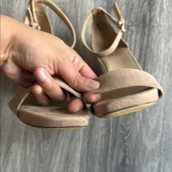 Naturalizer Women's Beige Suede Sandals Tan Platform Heels 9.5