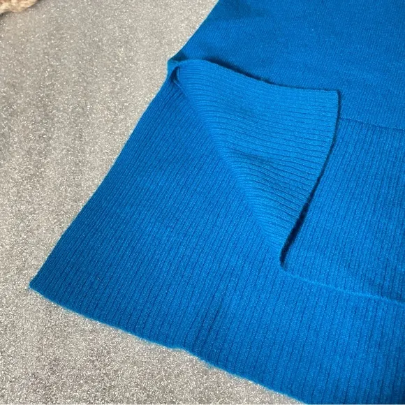 Neiman Marcus Cashmere Collection Cashmere Turtleneck Blue L large