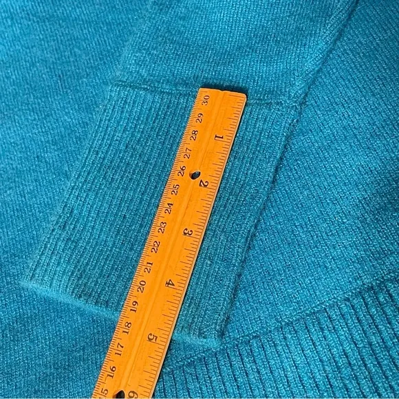 Neiman Marcus Cashmere Collection Cashmere Turtleneck Blue L large