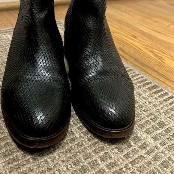 Neslihan Canpolat boot’s brown leather size 7.