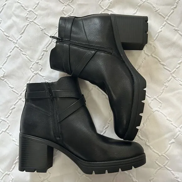 Neutralizer Black Water Resistant Ankle Boots(Size 11)