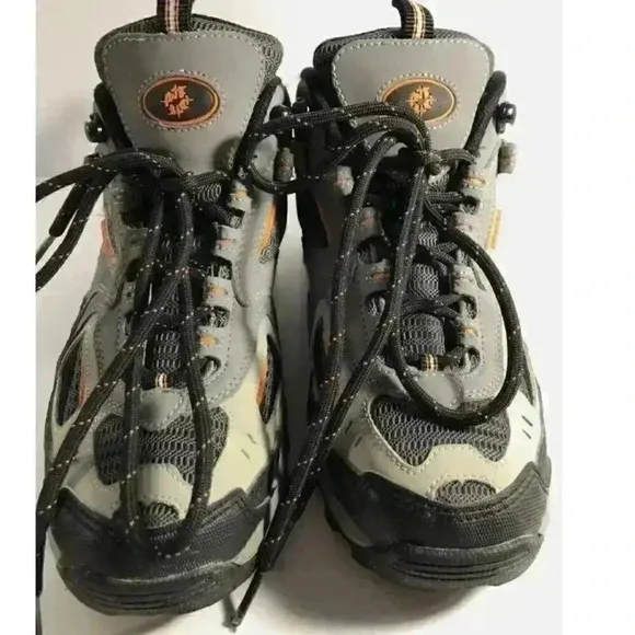Nevados hiking boots