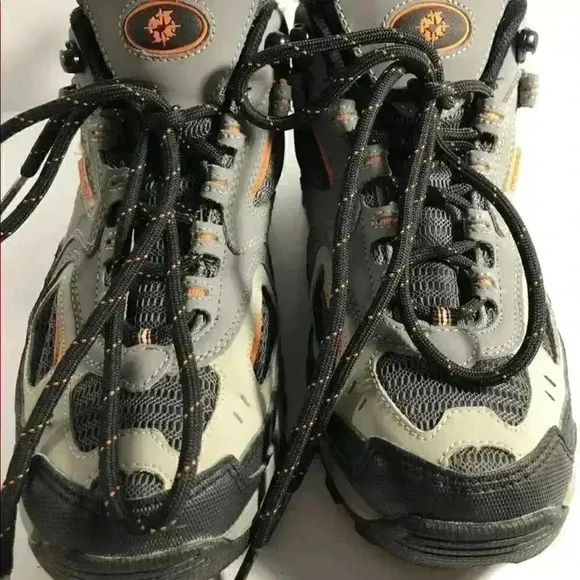 Nevados hiking boots
