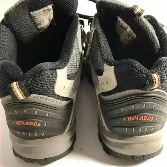 Nevados hiking boots