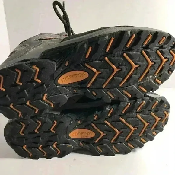 Nevados hiking boots
