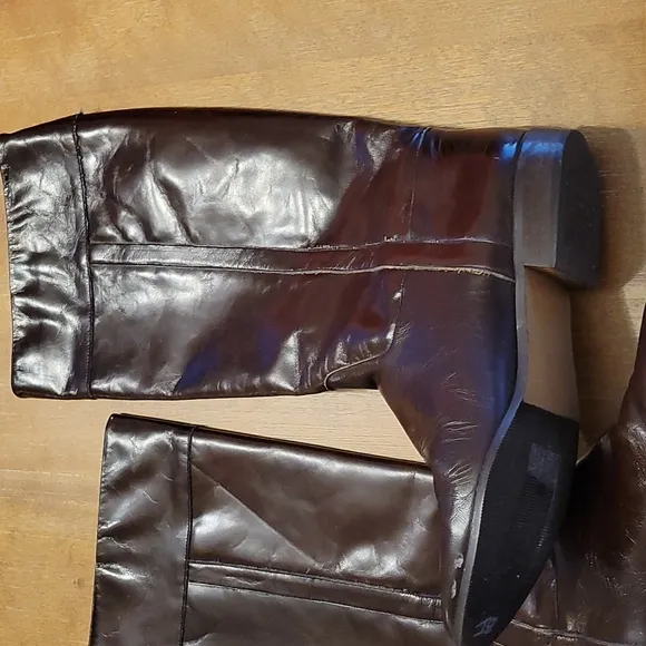 NEVER WORN CHARLES DAVID TALL LEATHER BOOTS