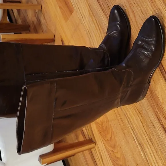 NEVER WORN CHARLES DAVID TALL LEATHER BOOTS
