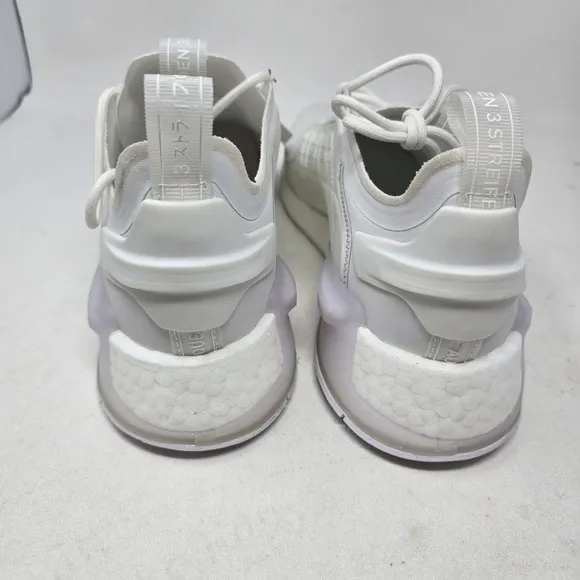 New Adidas Originals NMD R1 V3 Triple White Athletic Shoes GX9586 Mens 12 No Box