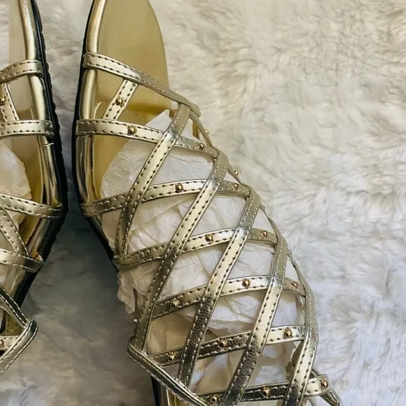 NEW Amanda Gold Sandals Size 8 W No Box.