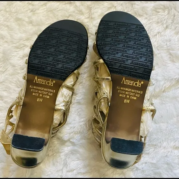 NEW Amanda Gold Sandals Size 8 W No Box.