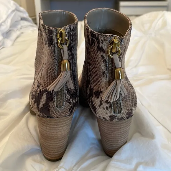 NEW Anne Klein Ankle Boots