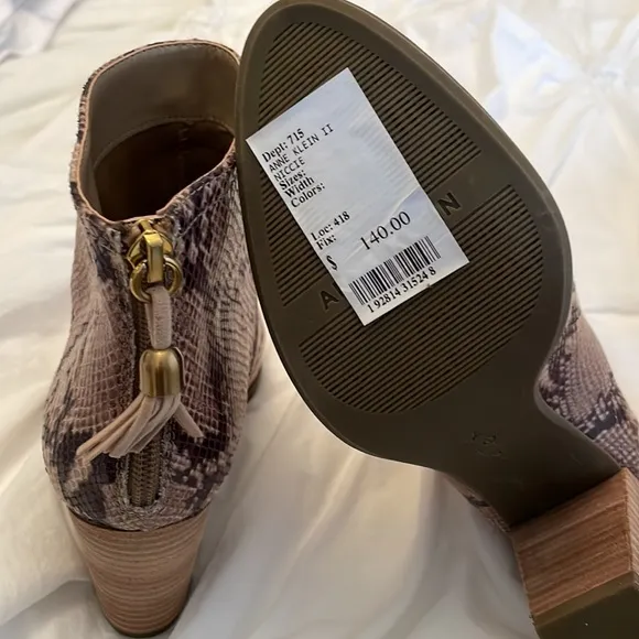 NEW Anne Klein Ankle Boots