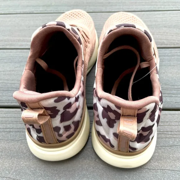 New APL Techloom Tracer Almond/Leopard Athletic Shoes 8.5