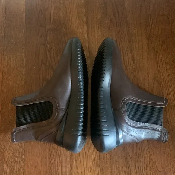 New Aquatalia Leather Chelsea Lug boots