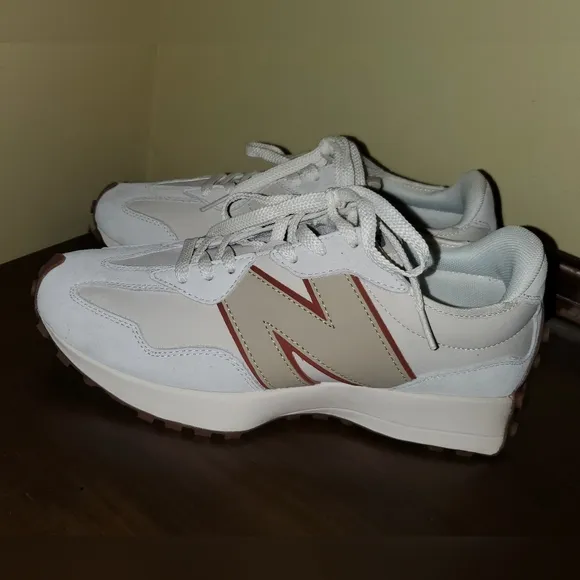 New Balance 327 Bandier Athletic Shoes Sz 10