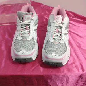 New Balance 515 Youth Girls SZ 6.5 White Pink Gray Athletic Shoes New .