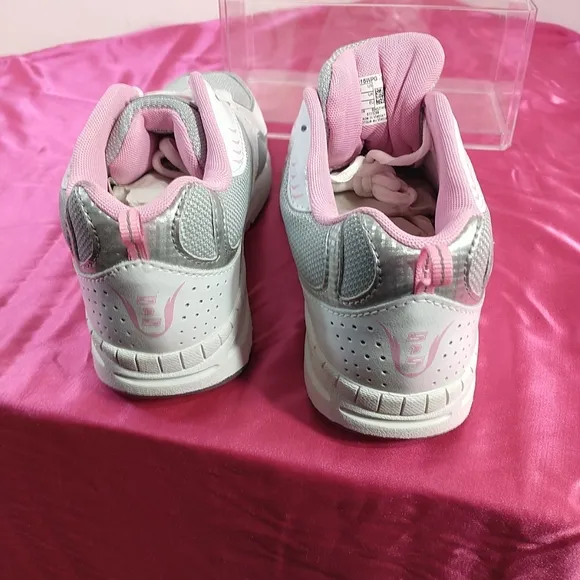 New Balance 515 Youth Girls SZ 6.5 White Pink Gray Athletic Shoes New .
