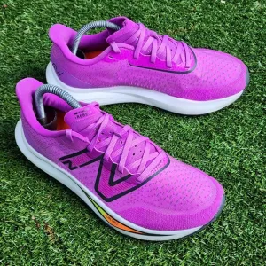 NEW BALANCE FUELCELL - Womens Shoes - SIZE 8