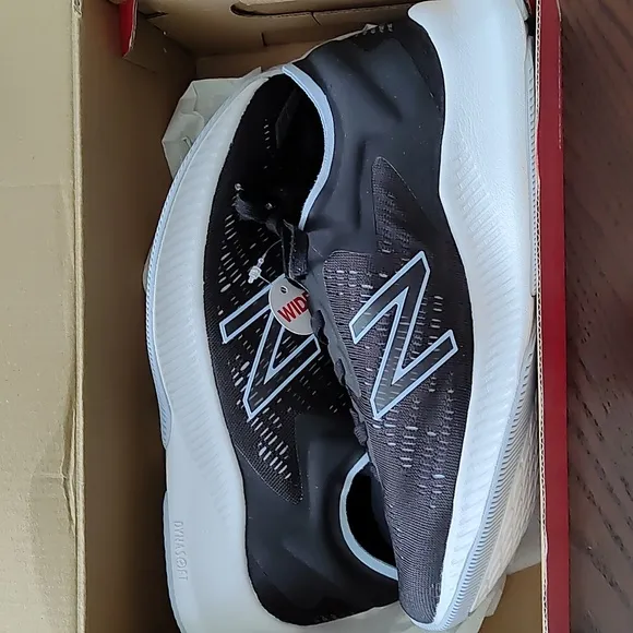 New balance women's athletic shoes-NEW