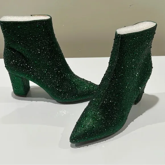 🌸NEW BETSEY JOHNSON CADY EMERALD WOMEN’S ANKLE BOOTS Sz 7 WITH BOX.