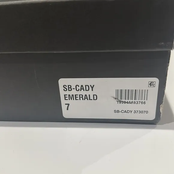 🌸NEW BETSEY JOHNSON CADY EMERALD WOMEN’S ANKLE BOOTS Sz 7 WITH BOX.