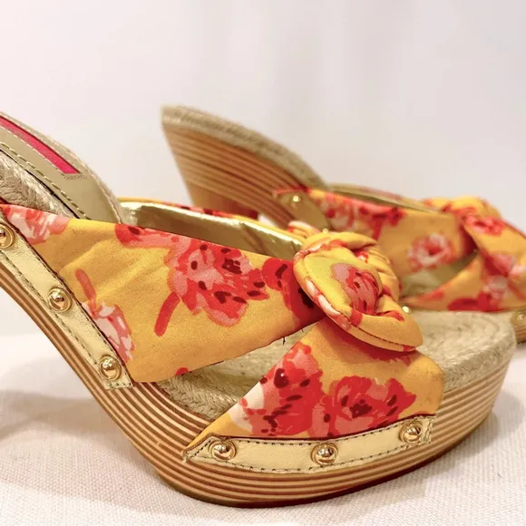 NEW Betsey Johnson Floral Platform Bow Slip On High Heel Pink Yellow Mules sz 7