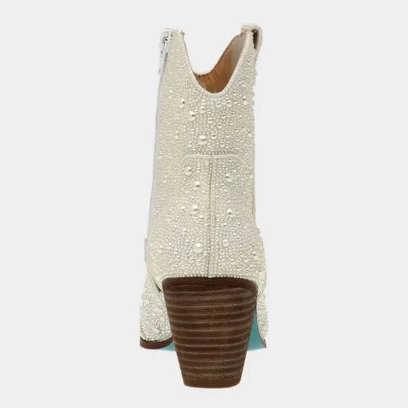 🌸NEW BETSEY JOHNSON PEARLS ANKLE BOOTS Sz 8.5 WITH BOX.