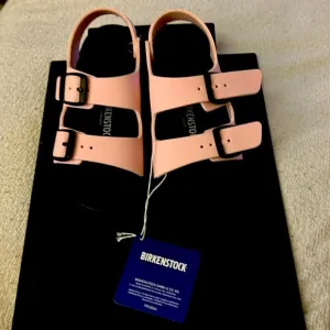 New Birkenstock Pink Leather Sandals C12